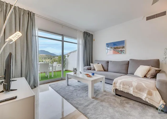 Appartement Newly Refurbished 2 Bdrm Amazing Complex W Pools Marbella