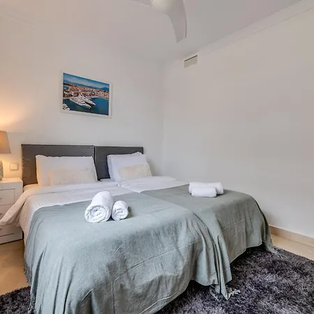 Appartement Newly Refurbished 2 Bdrm Amazing Complex W Pools Marbella