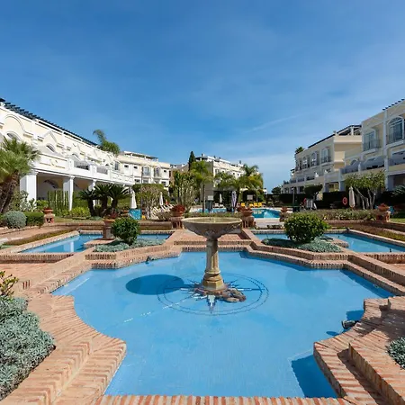 Newly Refurbished 2 Bdrm Amazing Complex W Pools *