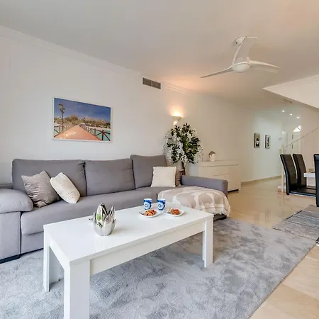 Newly Refurbished 2 Bdrm Amazing Complex W Pools