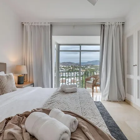 Newly Refurbished 2 Bdrm Amazing Complex W Pools Marbella