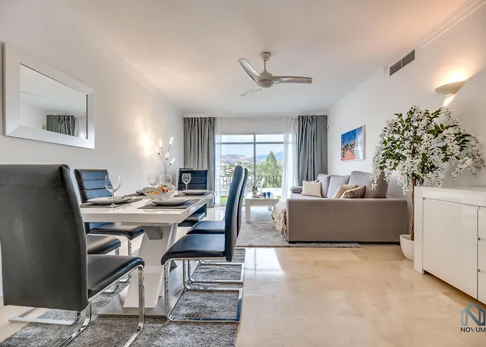 Newly Refurbished 2 Bdrm Amazing Complex W Pools アパート *