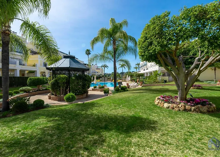 Newly Refurbished 2 Bdrm Amazing Complex W Pools