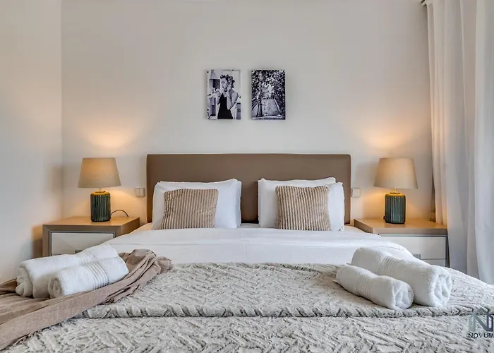 Newly Refurbished 2 Bdrm Amazing Complex W Pools マルベーリャ