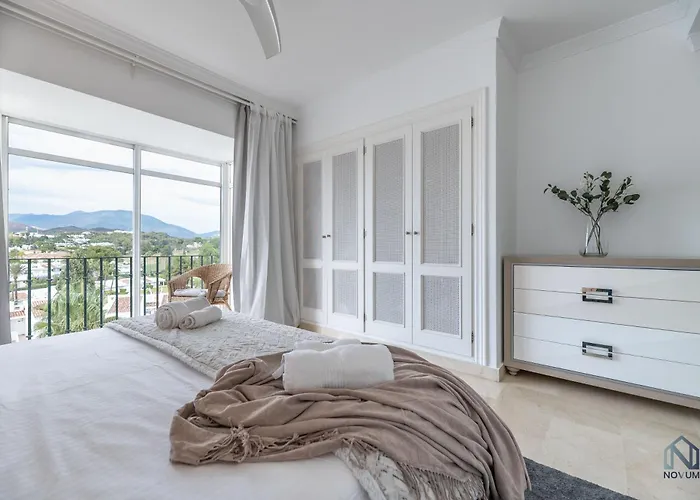 Newly Refurbished 2 Bdrm Amazing Complex W Pools アパート *