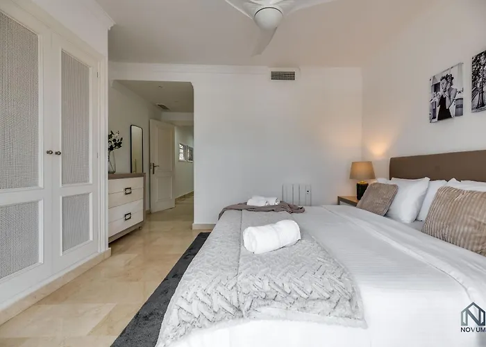 アパート Newly Refurbished 2 Bdrm Amazing Complex W Pools マルベーリャ