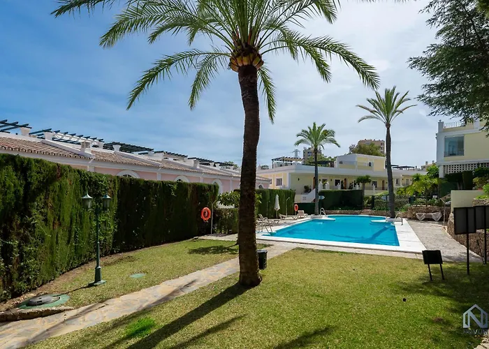 Newly Refurbished 2 Bdrm Amazing Complex W Pools アパート *