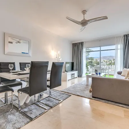 Newly Refurbished 2 Bdrm Amazing Complex W Pools Διαμέρισμα *