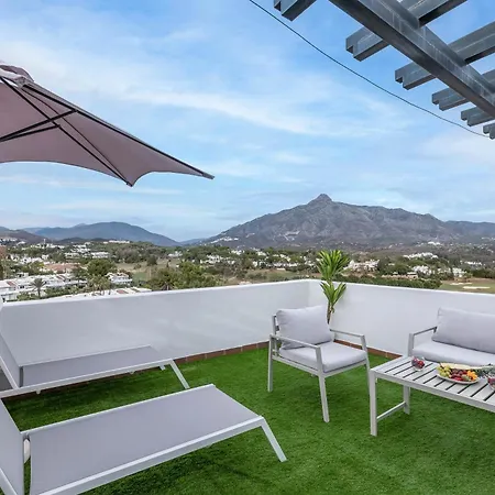 Newly Refurbished 2 Bdrm Amazing Complex W Pools Διαμέρισμα