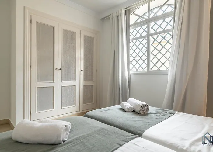 Newly Refurbished 2 Bdrm Amazing Complex W Pools * マルベーリャ