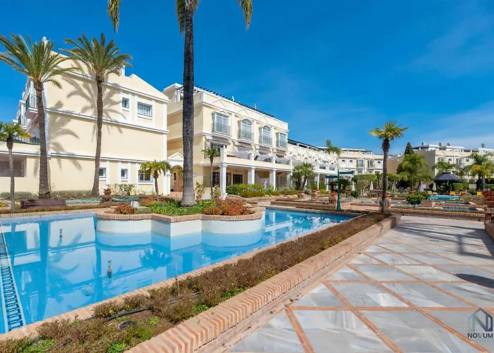 Newly Refurbished 2 Bdrm Amazing Complex W Pools マルベーリャ